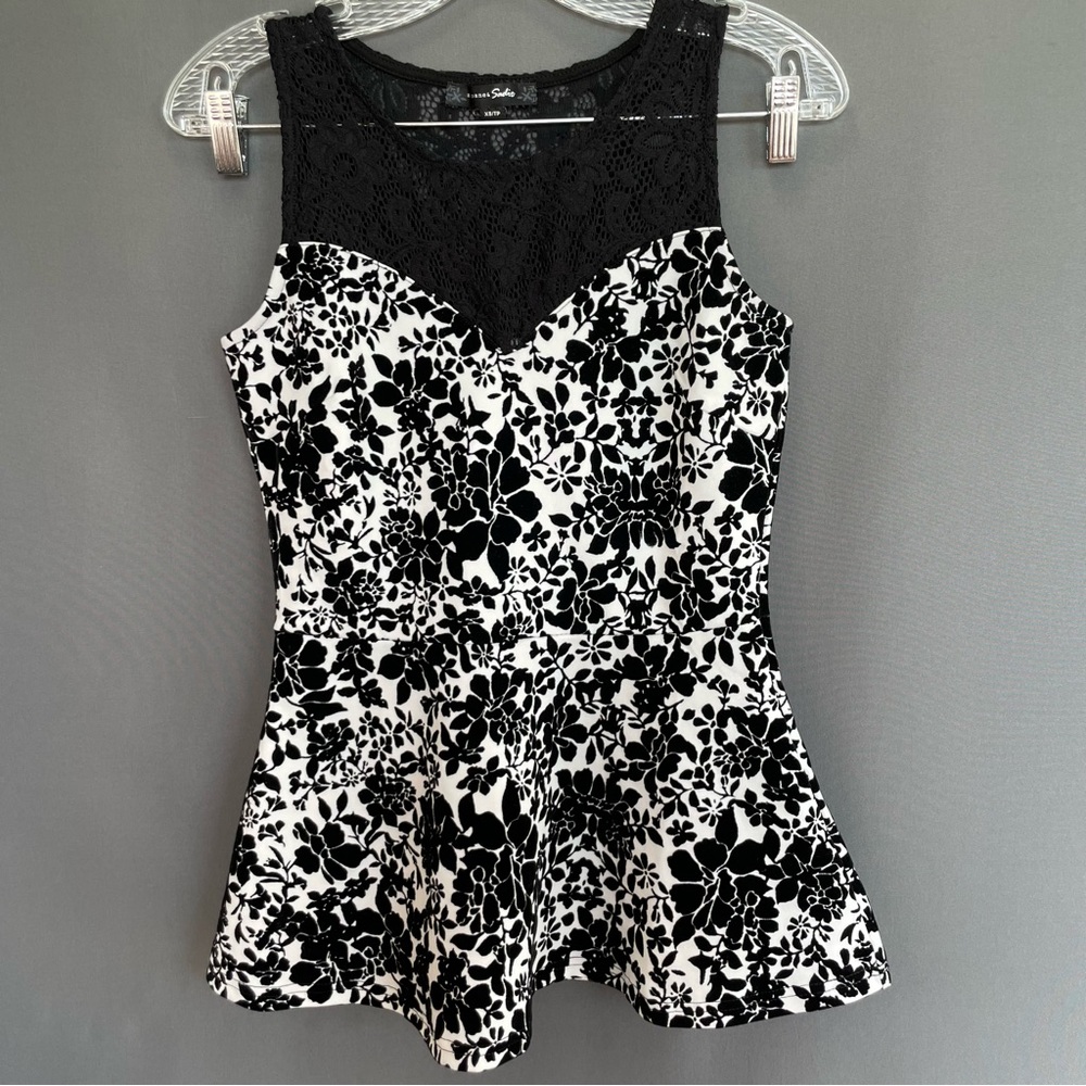 Sloane & Sadie XS black and white velvet textured ruffle hem flare top
